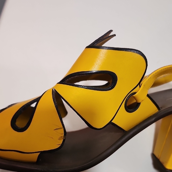 Vintage Yellow and Brown Women's Sandals - Picture 5 of 11